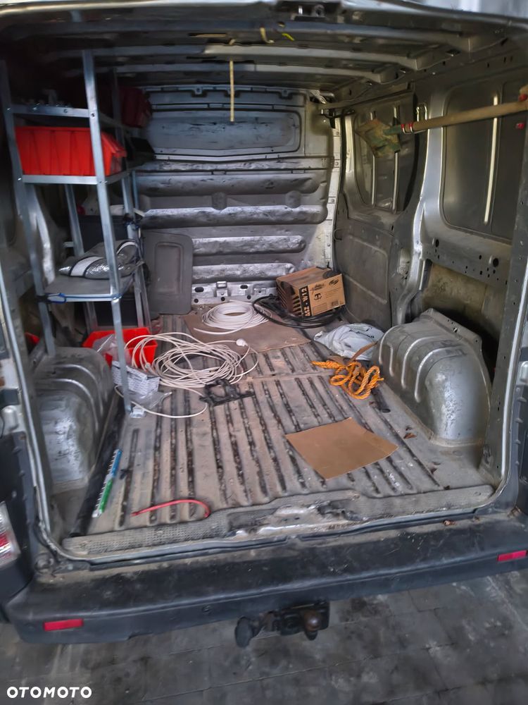 Opel Vivaro - 2