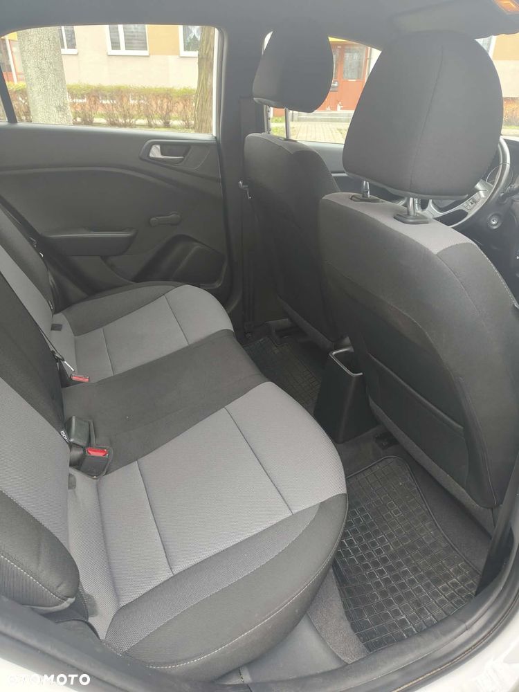 Hyundai i20 1.2 GO - 10