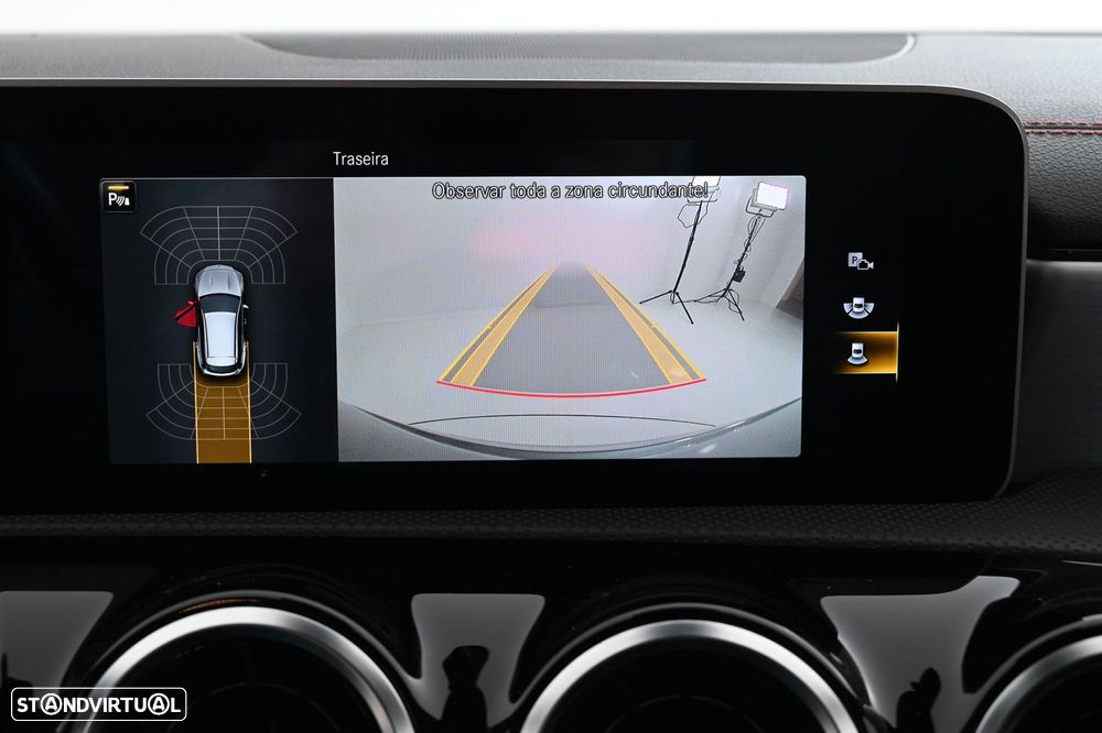 Mercedes-Benz CLA 200 d Shooting Brake AMG Line Aut. - 19