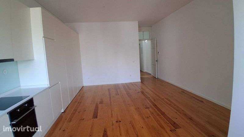 Arrendamento de T0 novo,  no Largo da Lapa, Porto - Grande imagem: 2/12