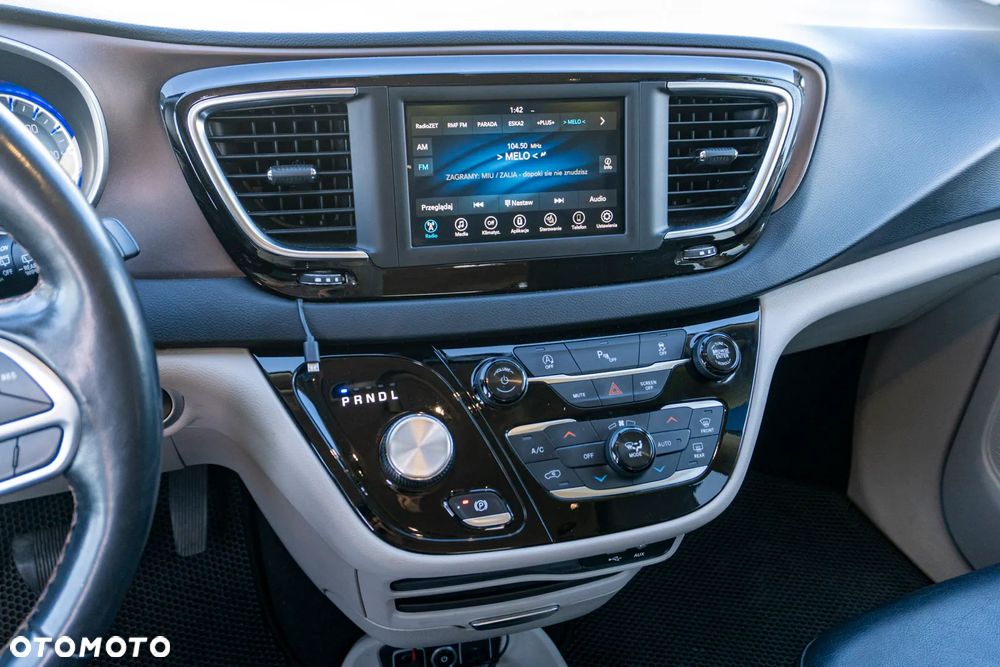Chrysler Pacifica - 20
