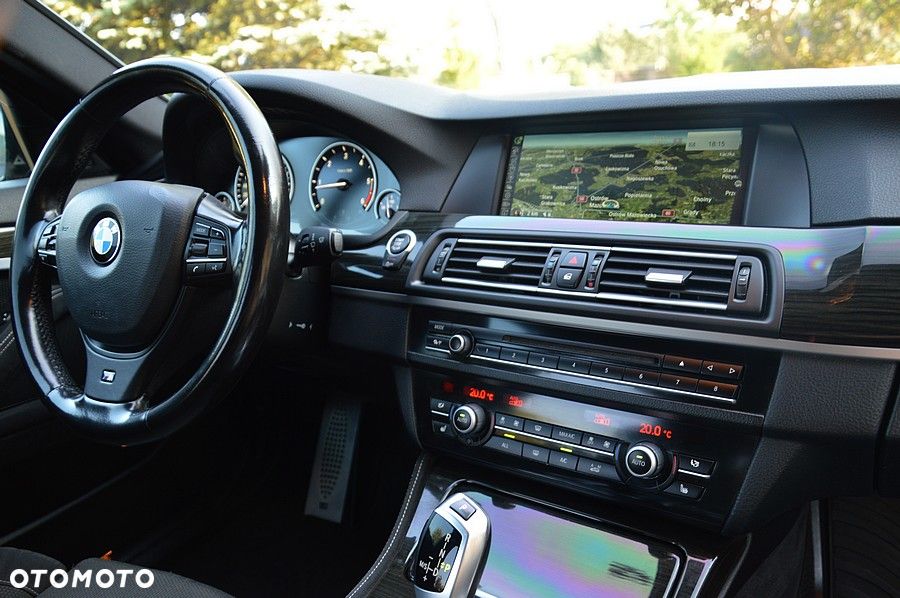 BMW Seria 5 530d xDrive Sport-Aut Modern Line - 31