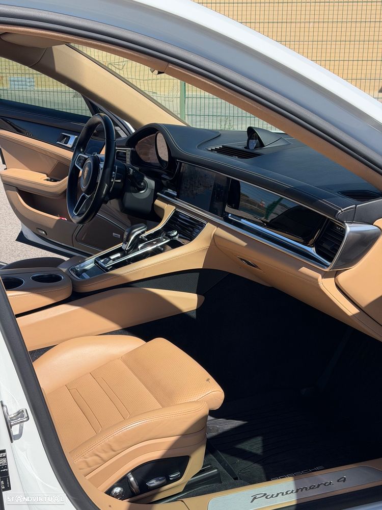 Porsche Panamera Sport Turismo - 12