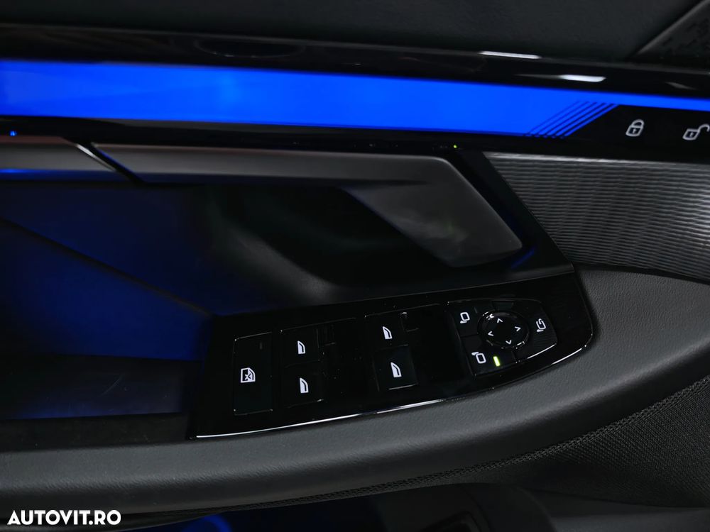 BMW Seria 5 520i AT MHEV - 33