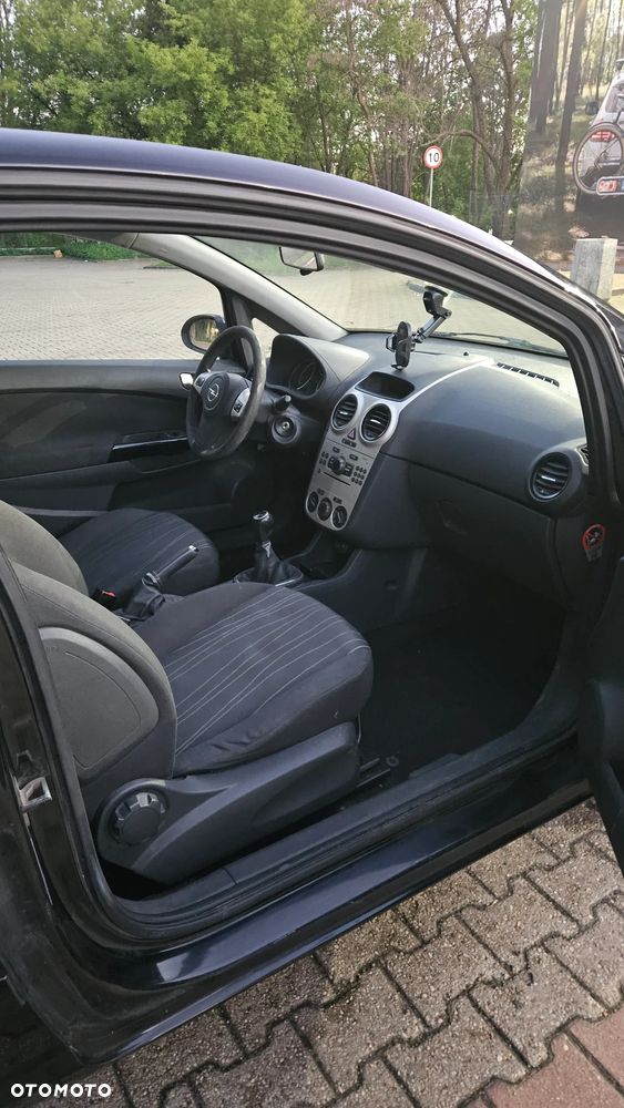 Opel Corsa 1.4 16V - 9