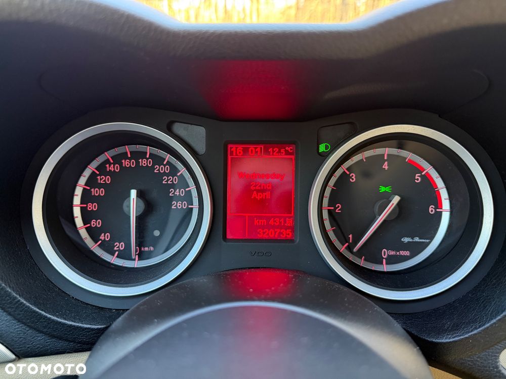 Alfa Romeo 159 1.9 JTDM 8V DPF Distinctive - 17