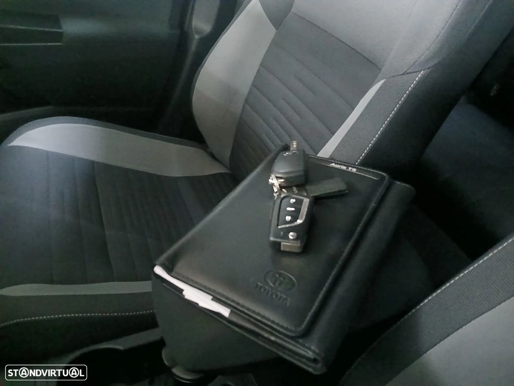 Toyota Auris Touring Sports 1.4 D-4D Exclusive+Navi - 33