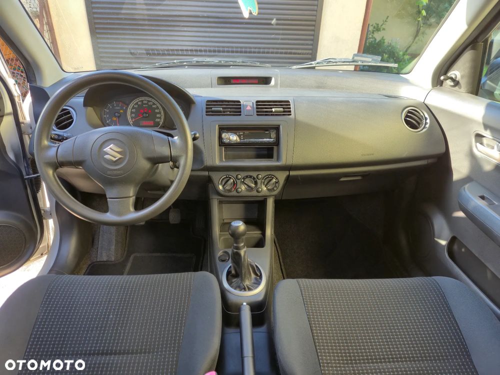Suzuki Swift - 6