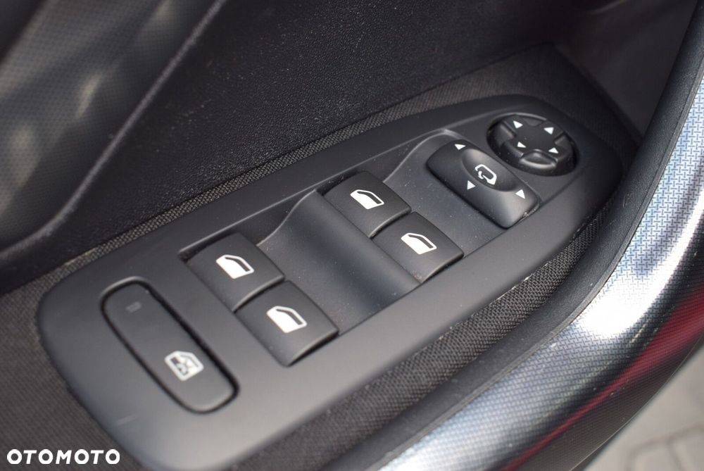 Peugeot 2008 - 14