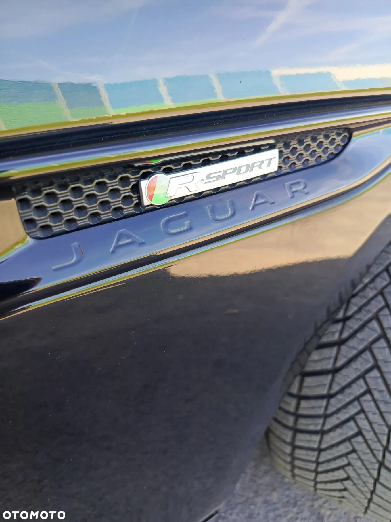 Jaguar XE 2.0 D R-Sport - 18