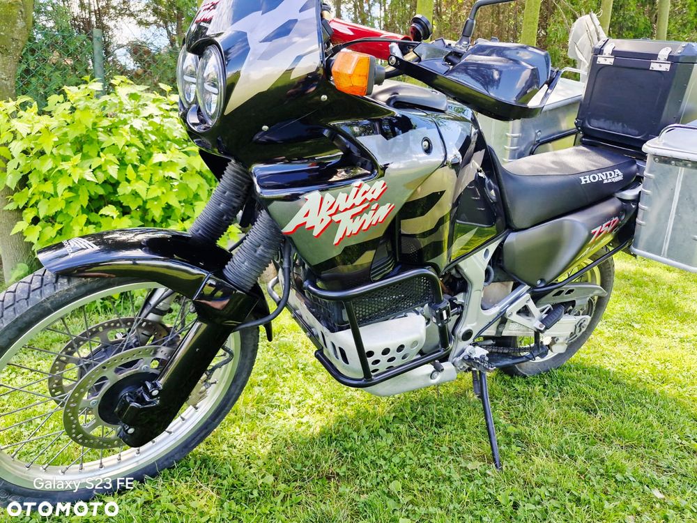 Honda XRV - 17