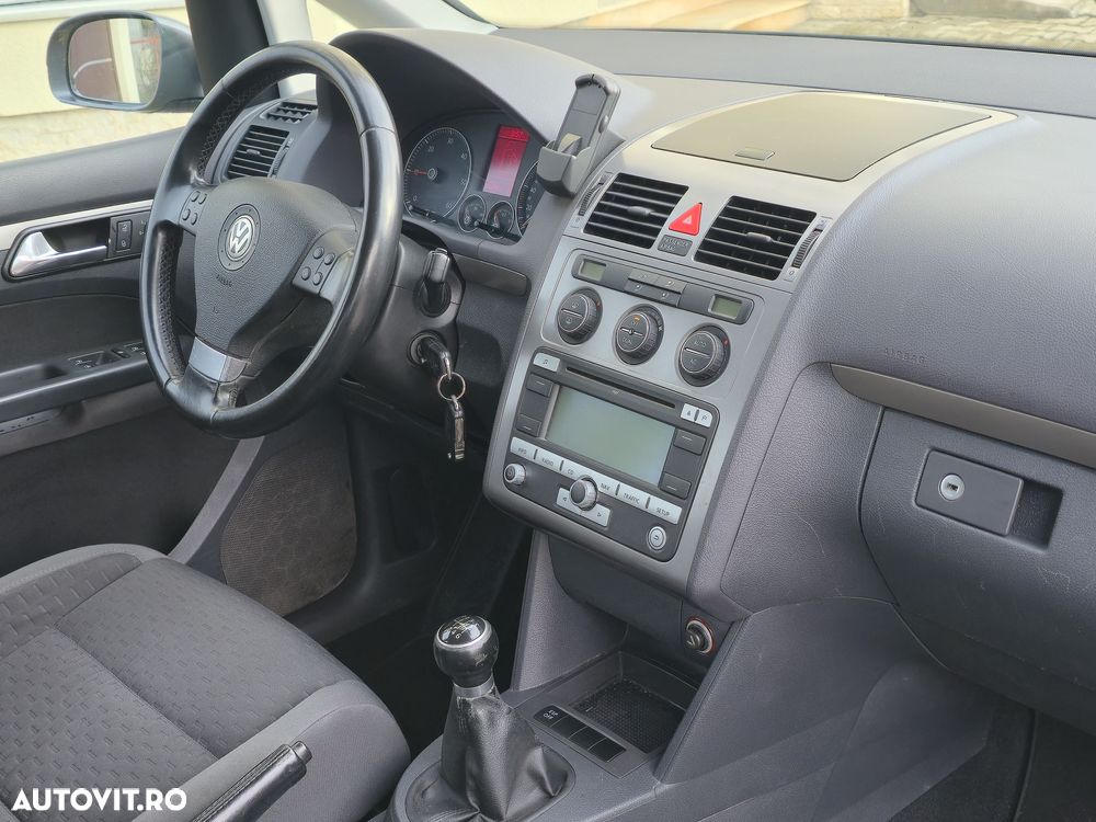 Volkswagen Touran 2.0 TDI DPF Comfortline - 14