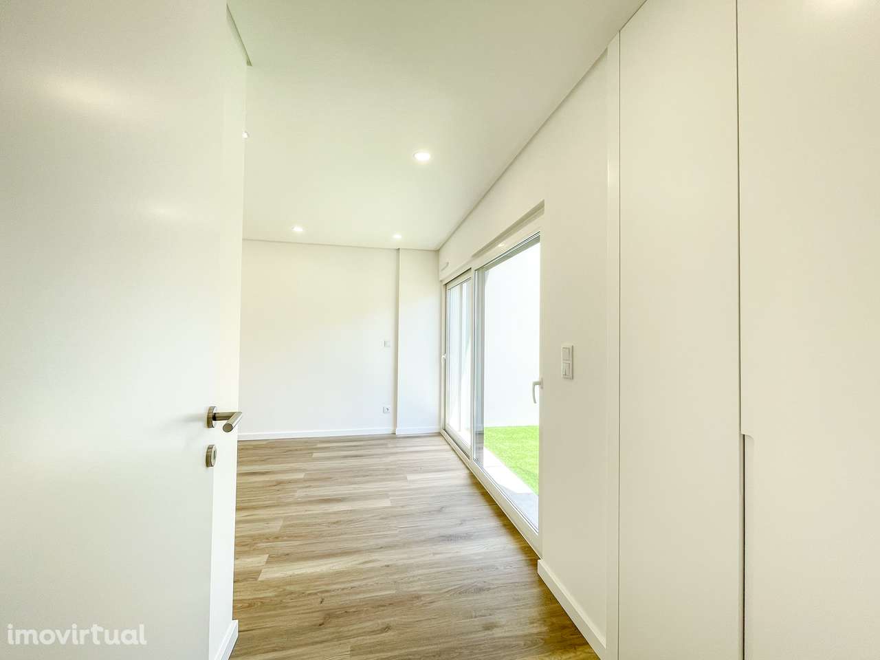 Moradia T4 com Piscina - Santa Iria de Azoia (Bairro da Salvação) - Grande imagem: 3/59