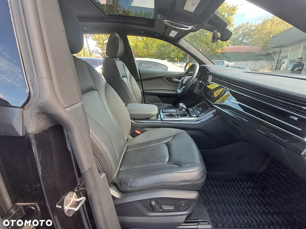 Audi Q8 55 TFSI quattro tiptronic - 10