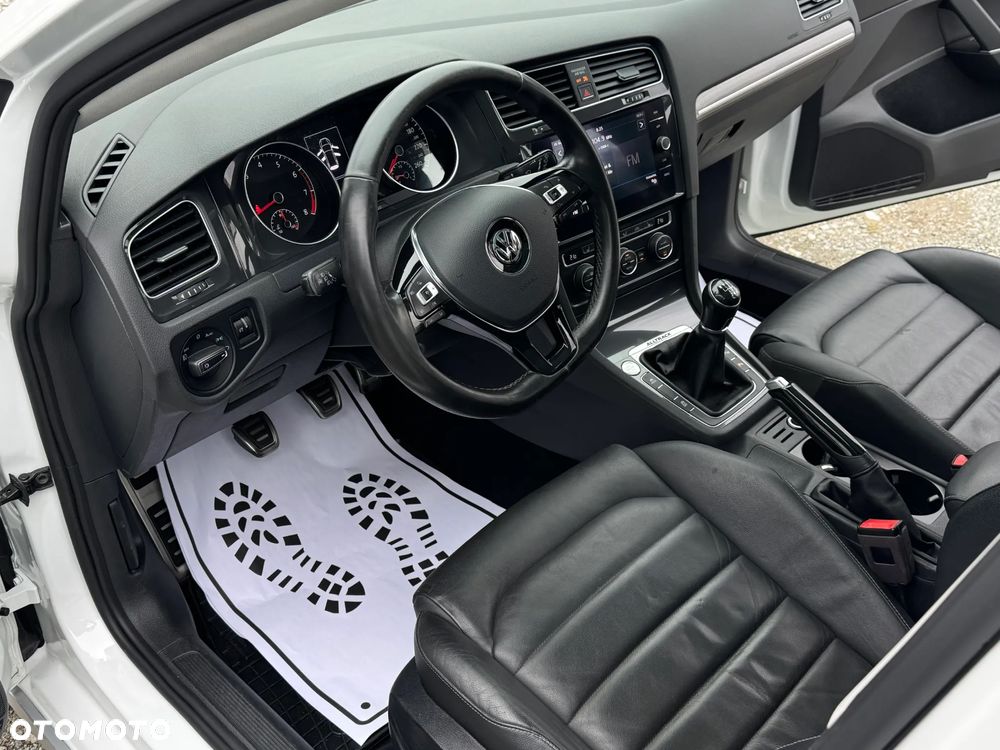 Volkswagen Golf - 19