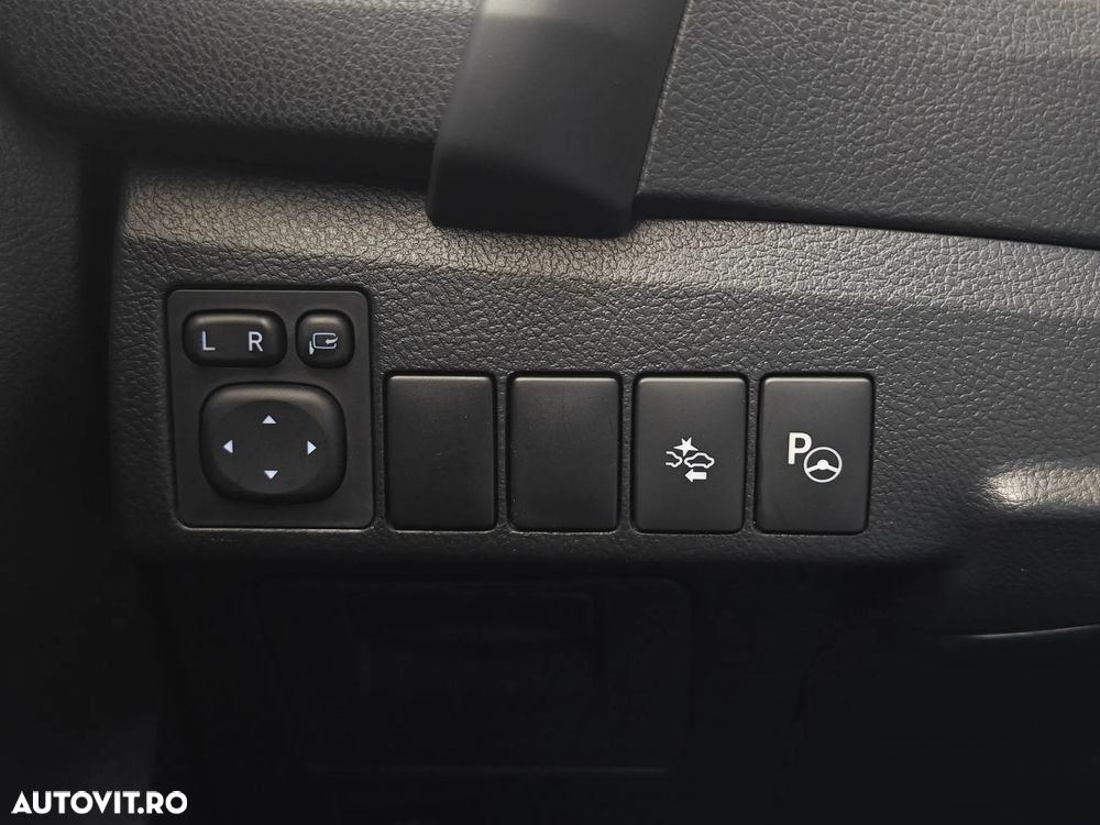 Toyota Auris 1.8 L VVT-i TS Hybrid Sol+ - 17