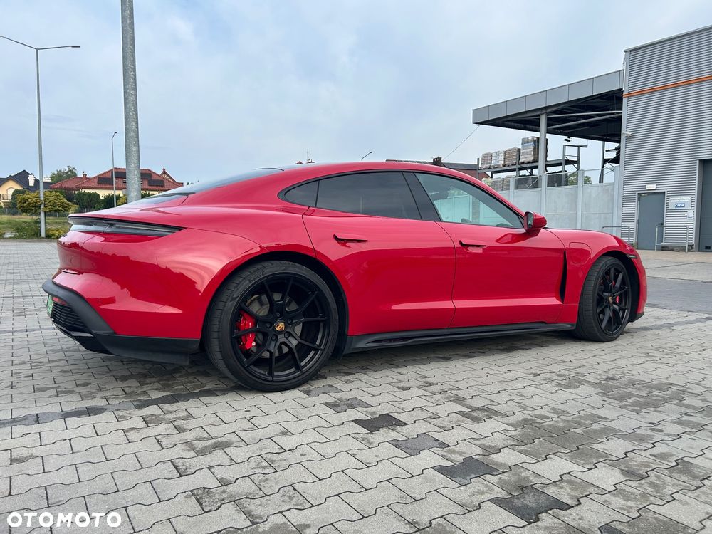 Porsche Taycan - 17