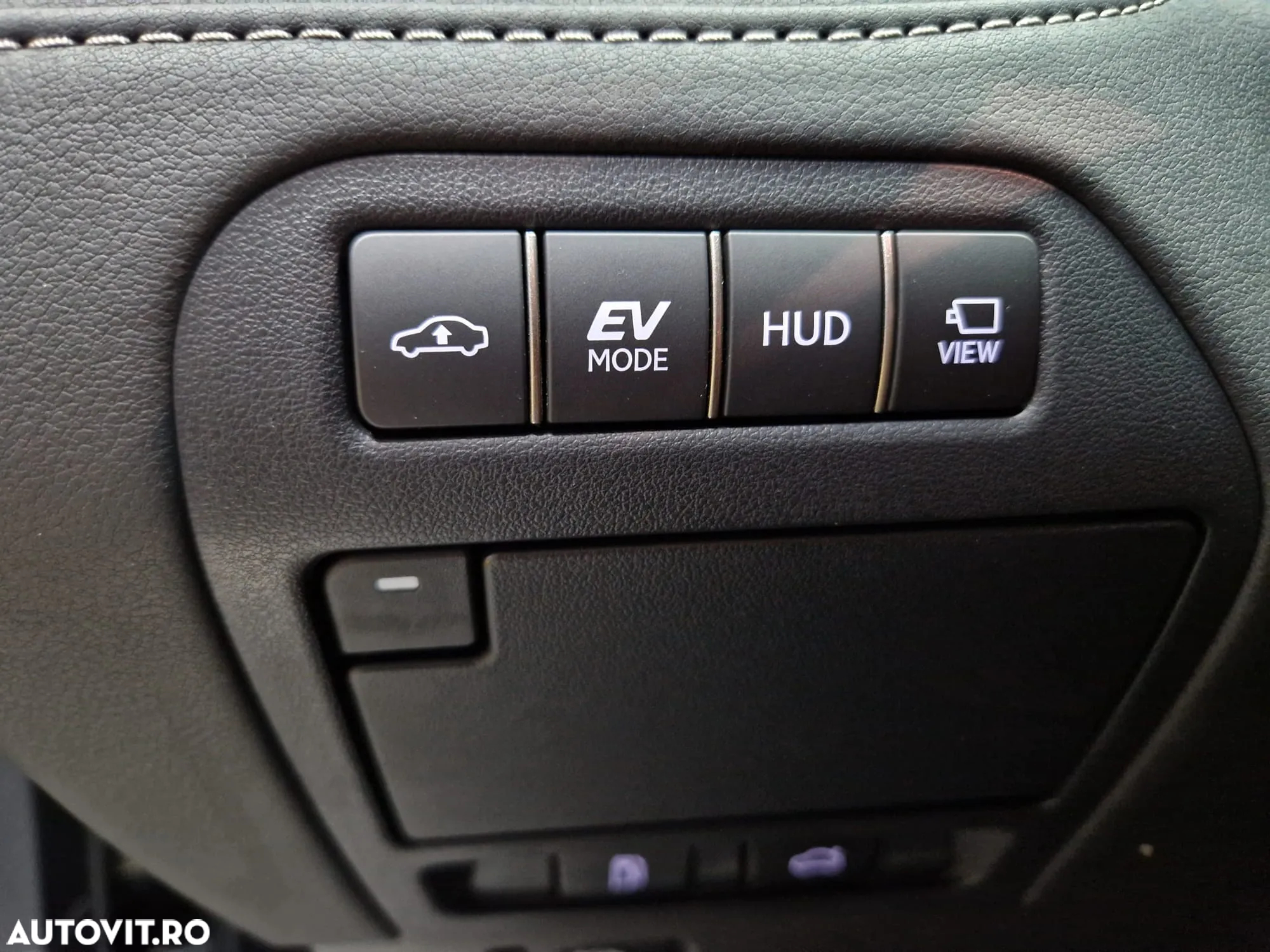 Lexus Seria LS - 15