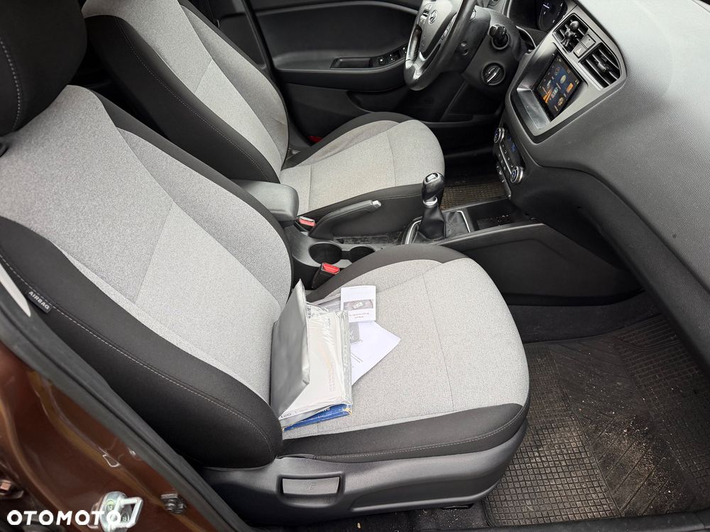 Hyundai i20 1.2 GO - 12