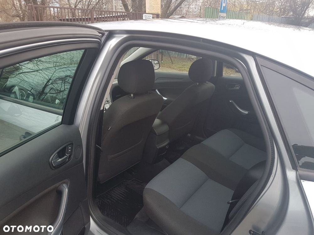 Ford Mondeo 1.8 TDCi Ambiente - 5