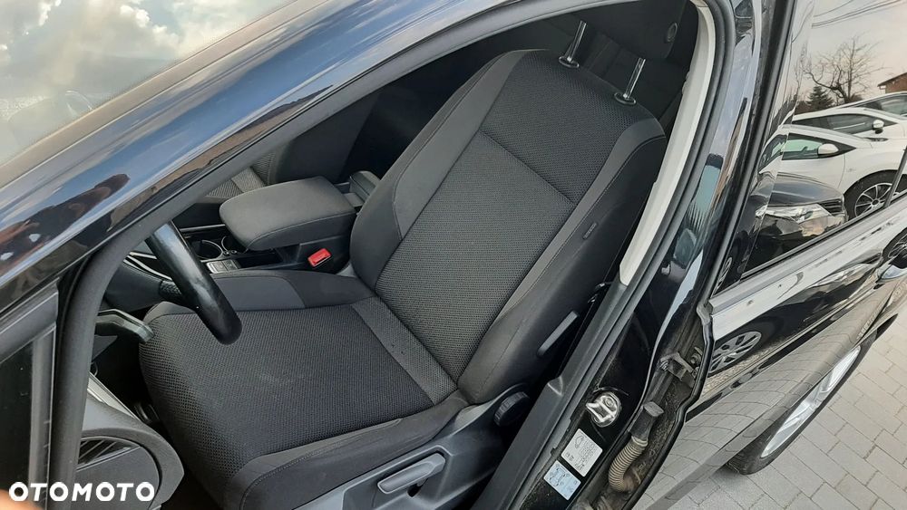 Volkswagen Touran - 13