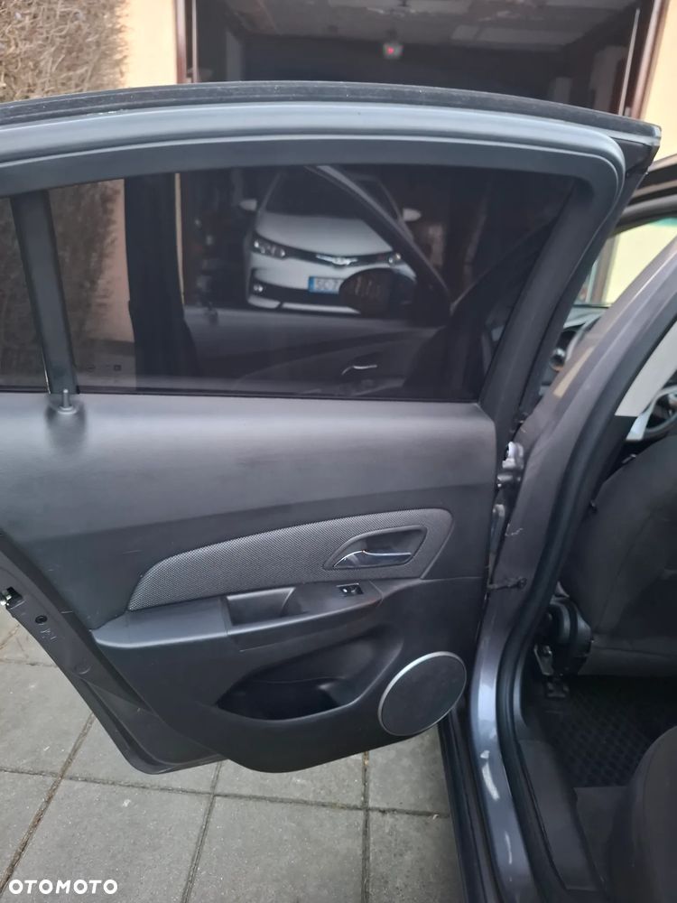 Chevrolet Cruze 1.6 - 4