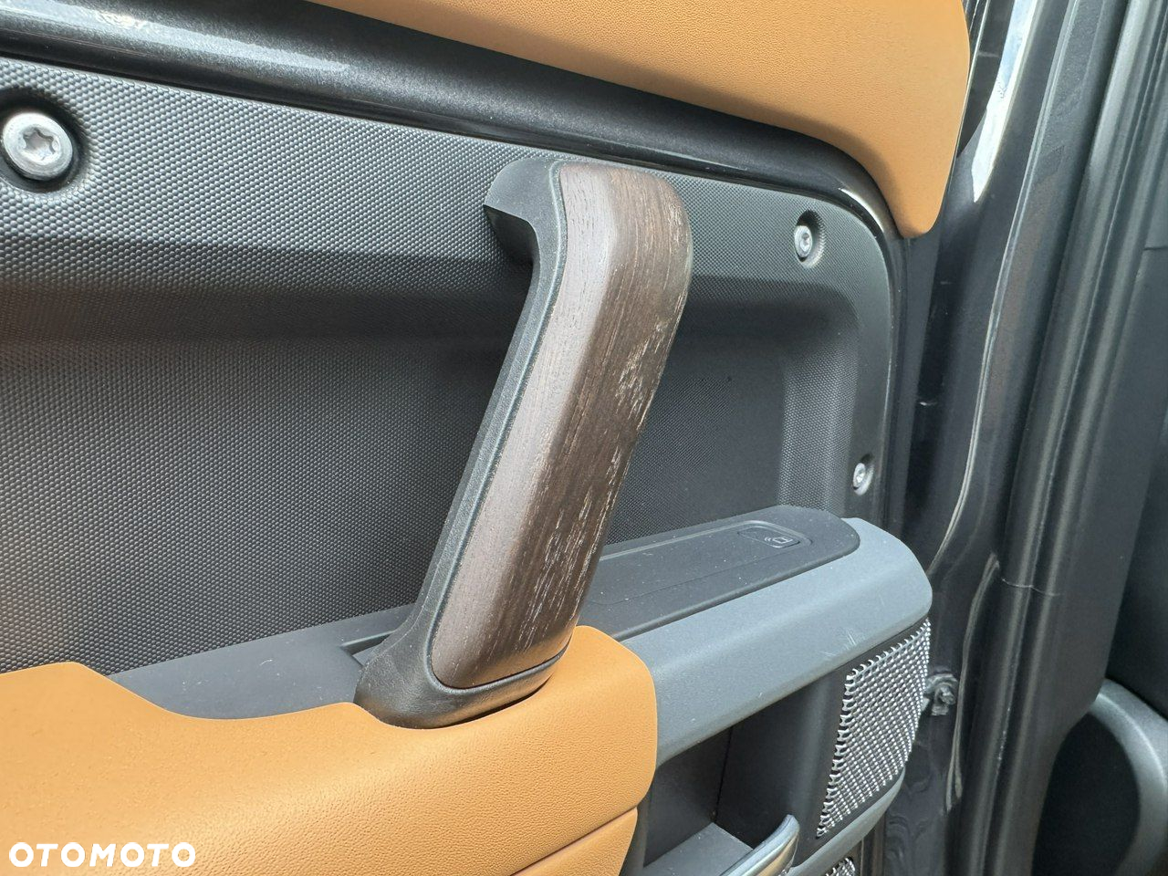 Land Rover Defender - 23