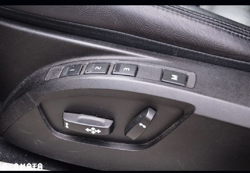 Volvo V40 - 25
