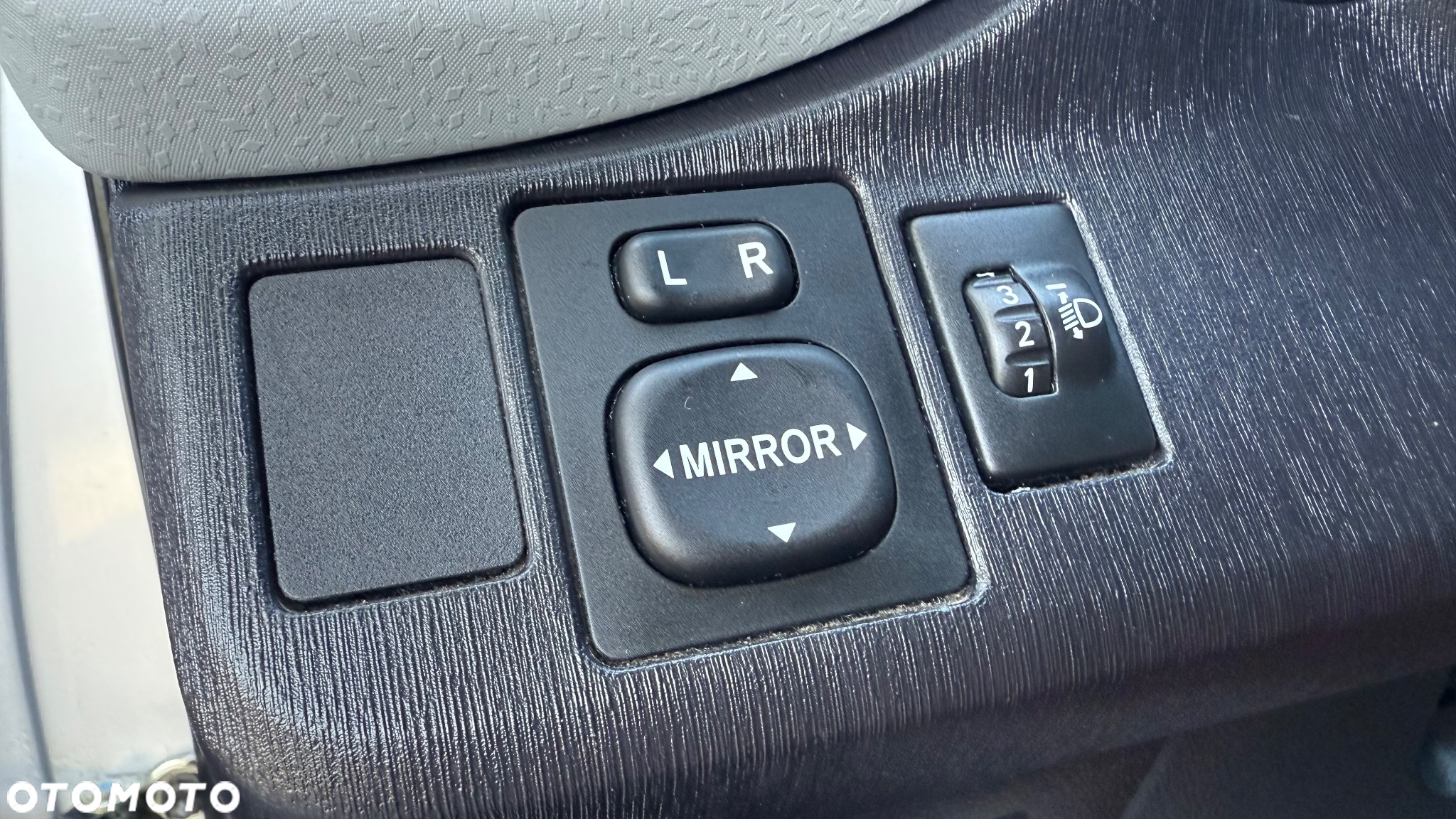 Toyota Yaris Hybrid 100 Active - 30