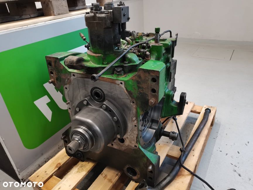 John Deere 6155 R WOM tylny R545140 - 18