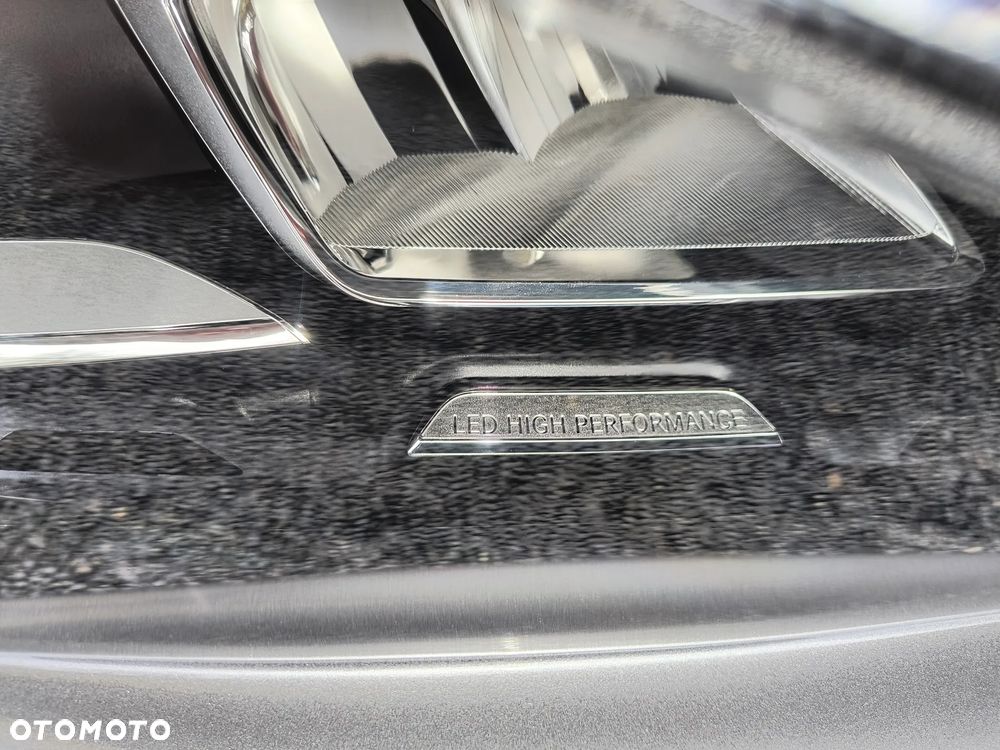 Mercedes-Benz CLA 180 7G-DCT UrbanStyle Edition - 19