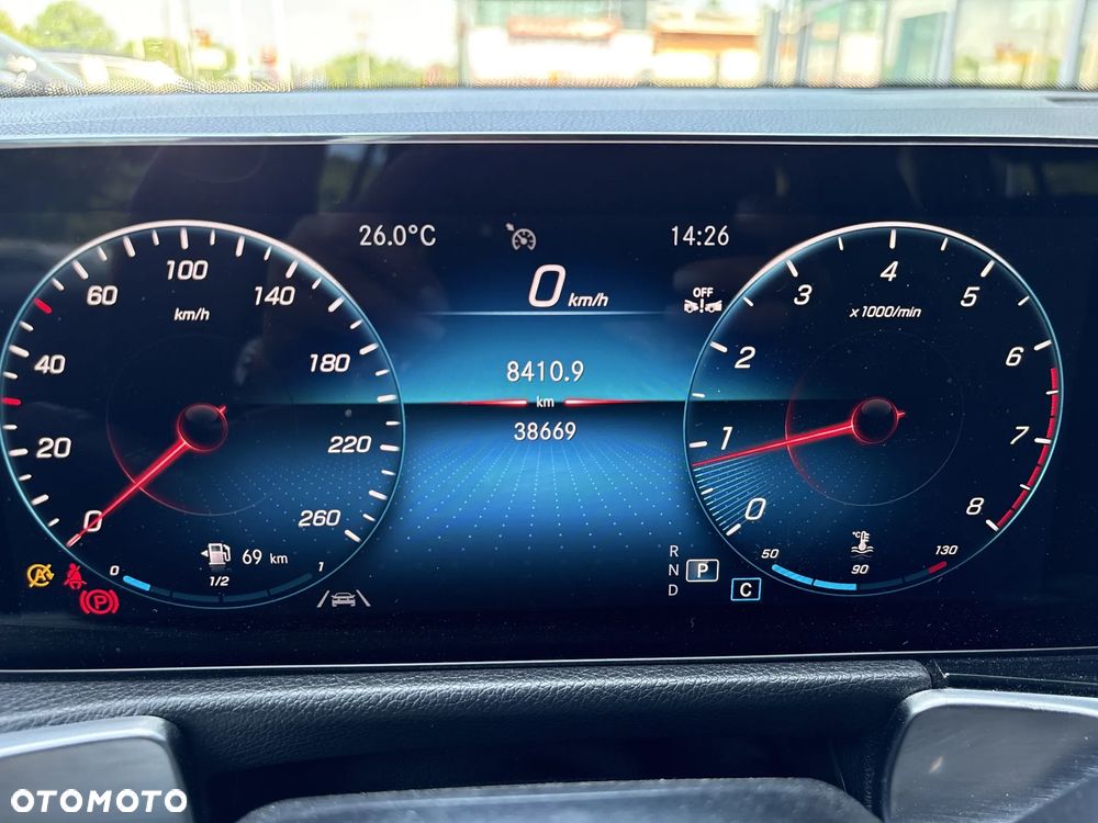 Mercedes-Benz GLB 200 7G-DCT - 16