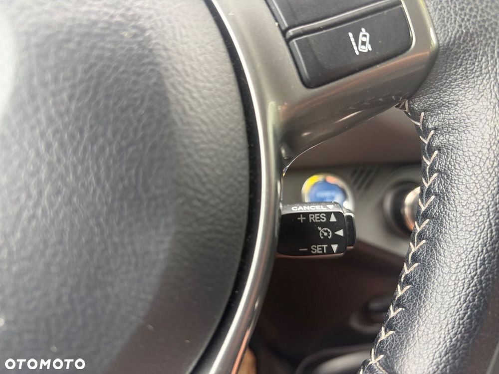 Toyota Yaris Hybrid 100 Active EU6 - 16