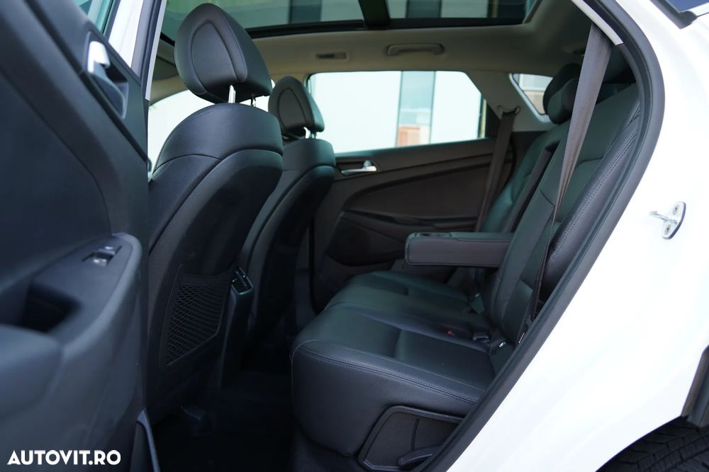 Hyundai Tucson 2.0 CRDI 4WD 6AT Luxury+ - 17