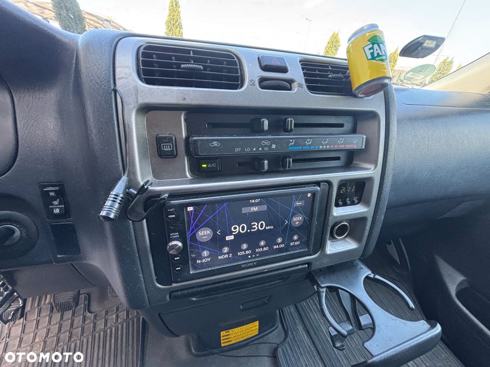 Toyota HIACE - 13