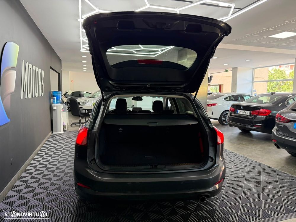 Ford Focus SW 1.5 TDCi EcoBlue Business - 12