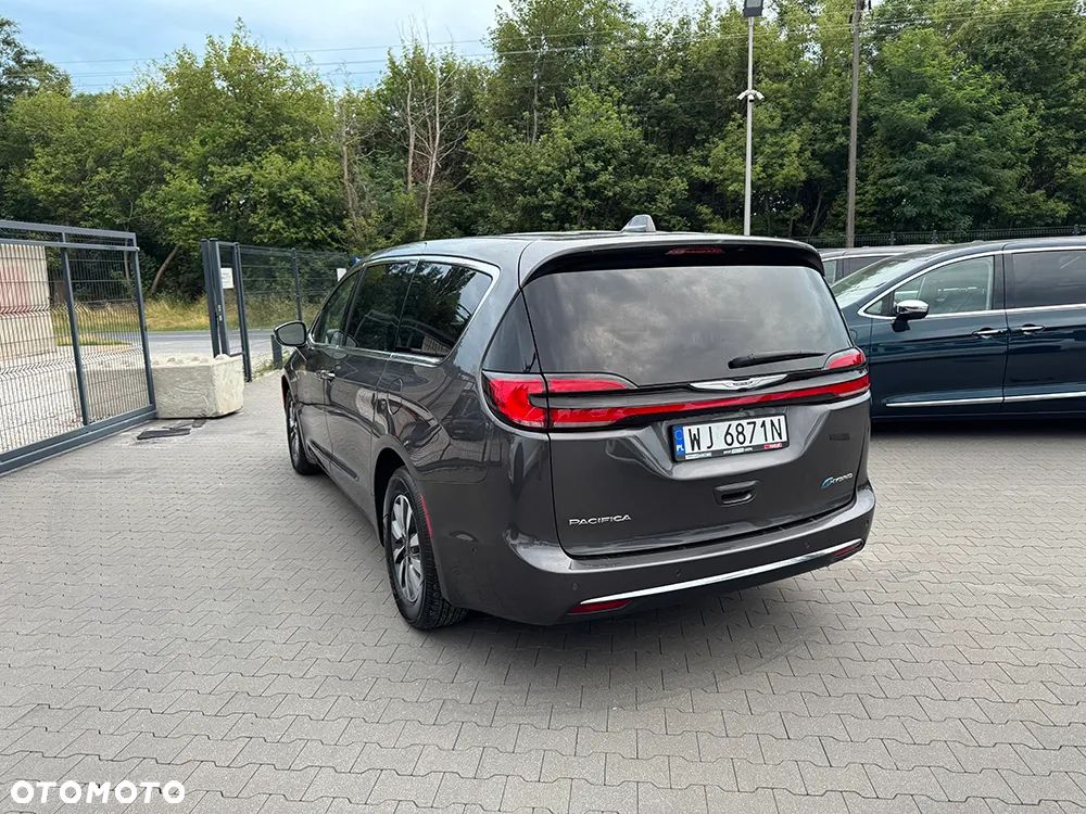 Chrysler Pacifica - 3