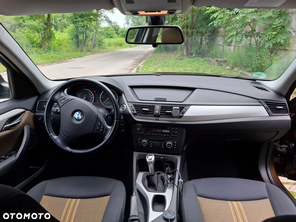 BMW X1 sDrive18d - 27