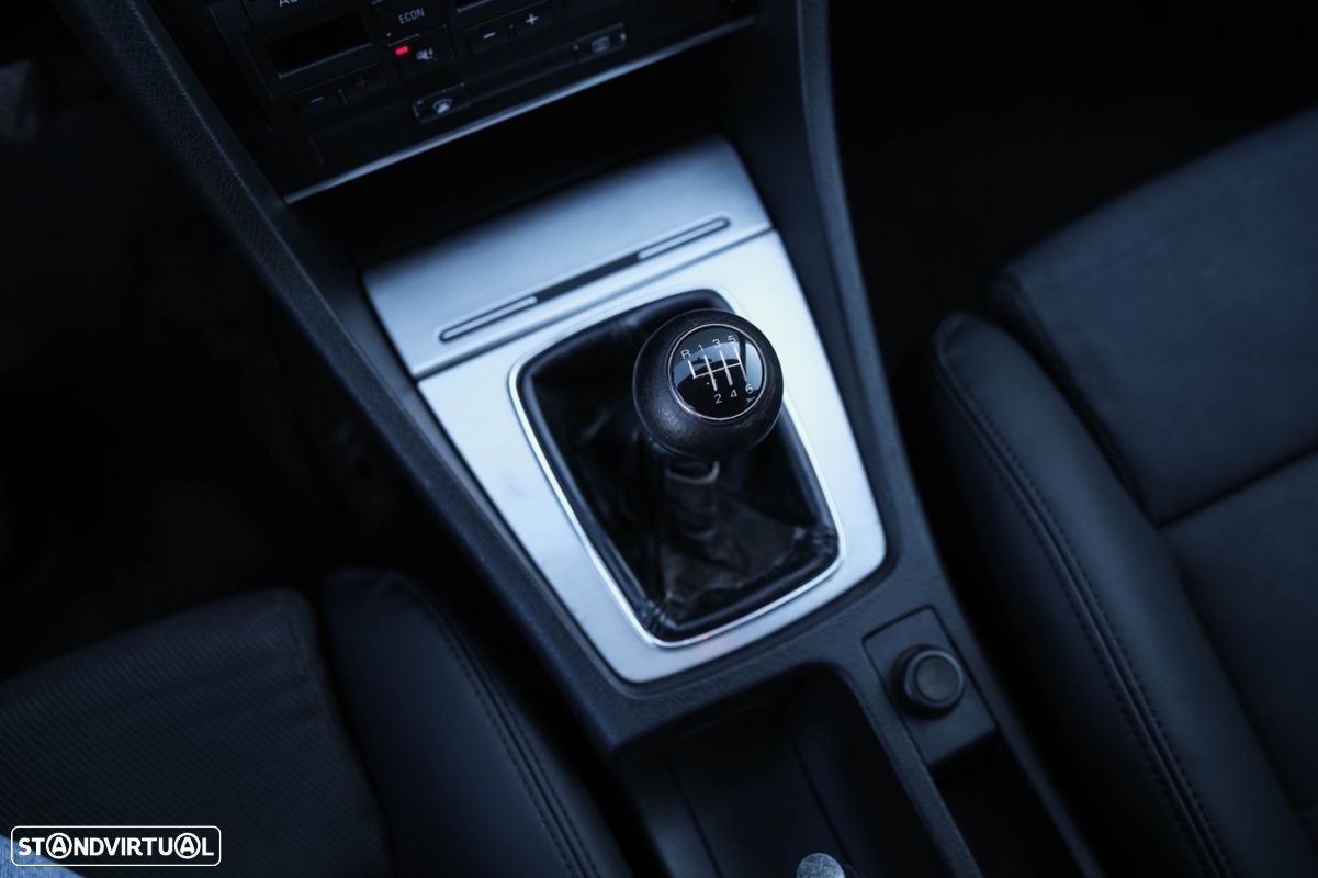 Audi A4 Avant 2.0 TDI S-line - 15