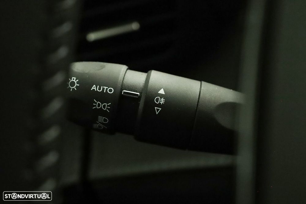 Peugeot 2008 1.2 PureTech Allure - 18