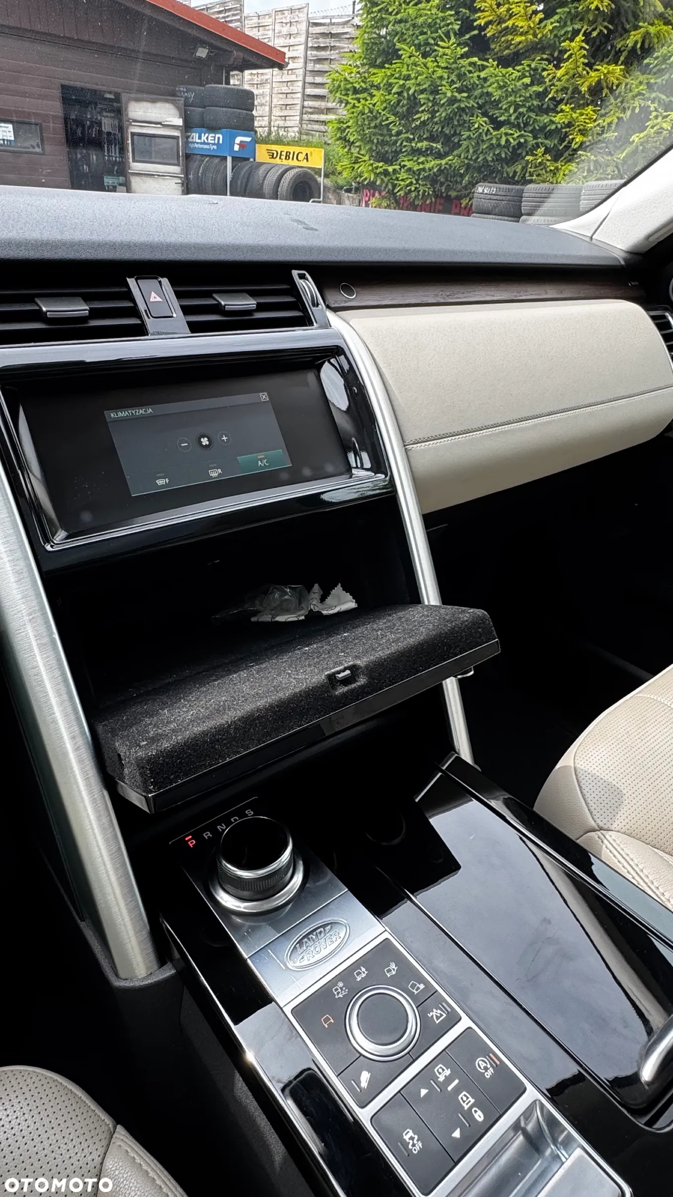 Land Rover Discovery V 2.0 SD4 HSE - 9