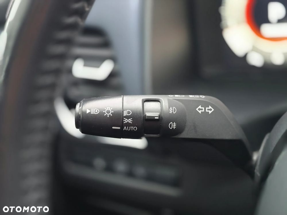 Nissan Qashqai 1.3 DIG-T DCT AKARI - 23