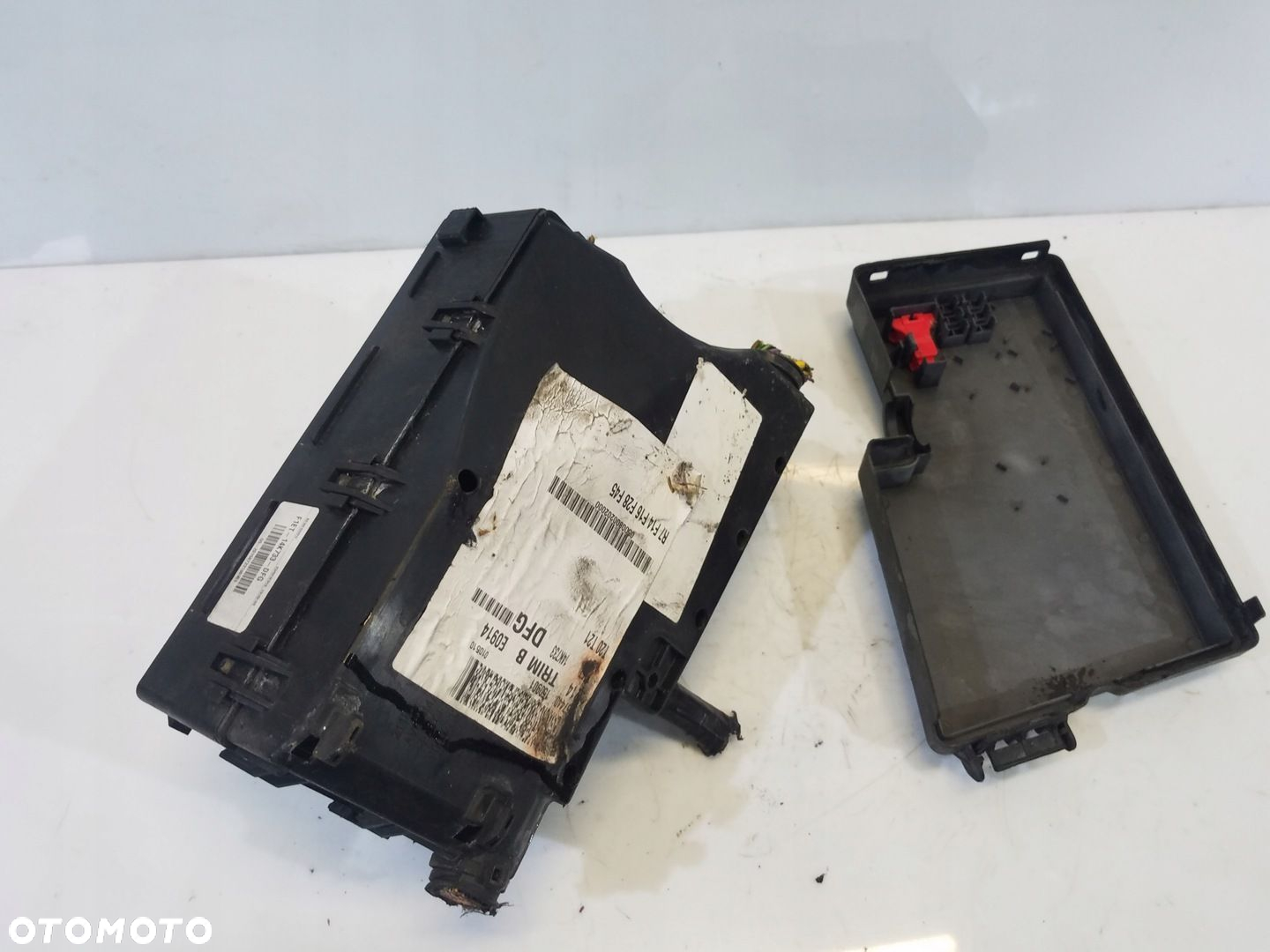 SKRZYNKA BEZPIECZNIKÓW FORD FOCUS MK3 III LIFT 1.5 TDCI F1ET-14K733-DFG - 2