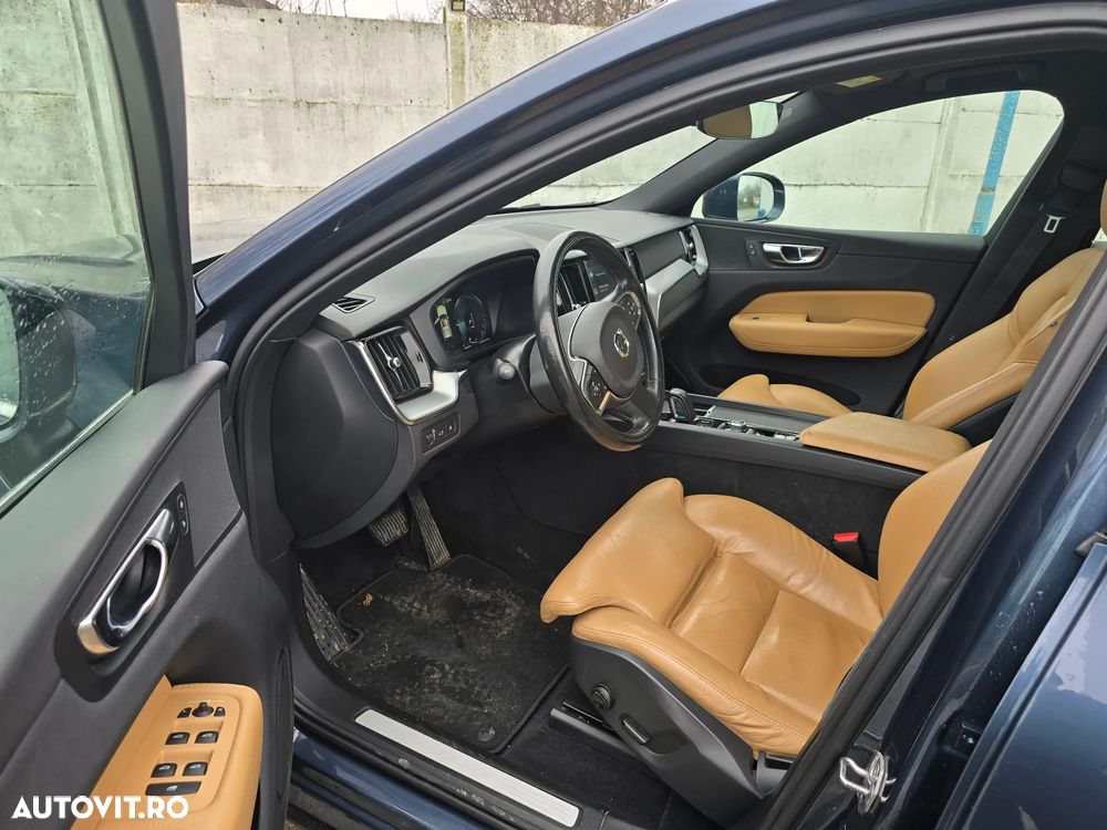 Volvo XC 60 T8 Twin Engine AWD Geartronic Momentum - 10