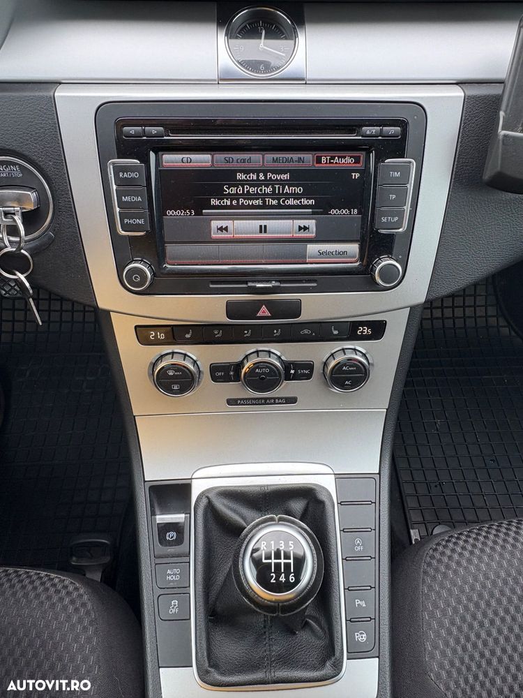 Volkswagen Passat - 13