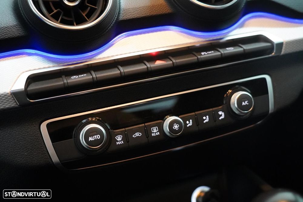 Audi Q2 30 TDI S tronic - 11