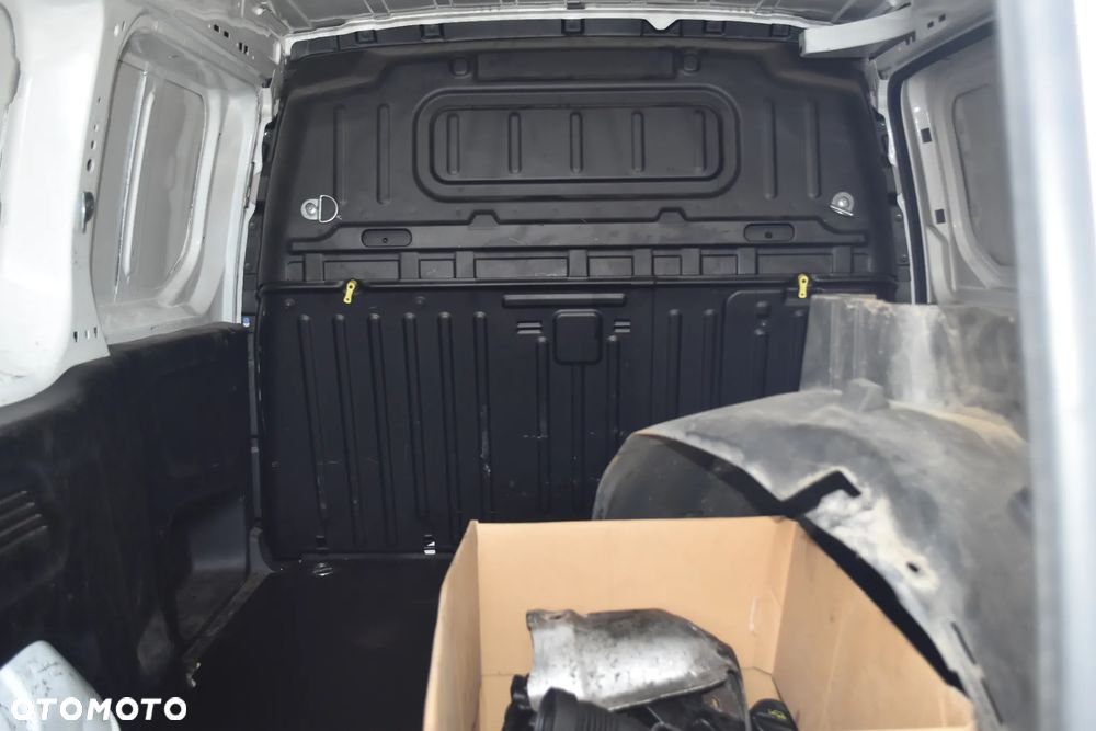 Peugeot Partner - 11