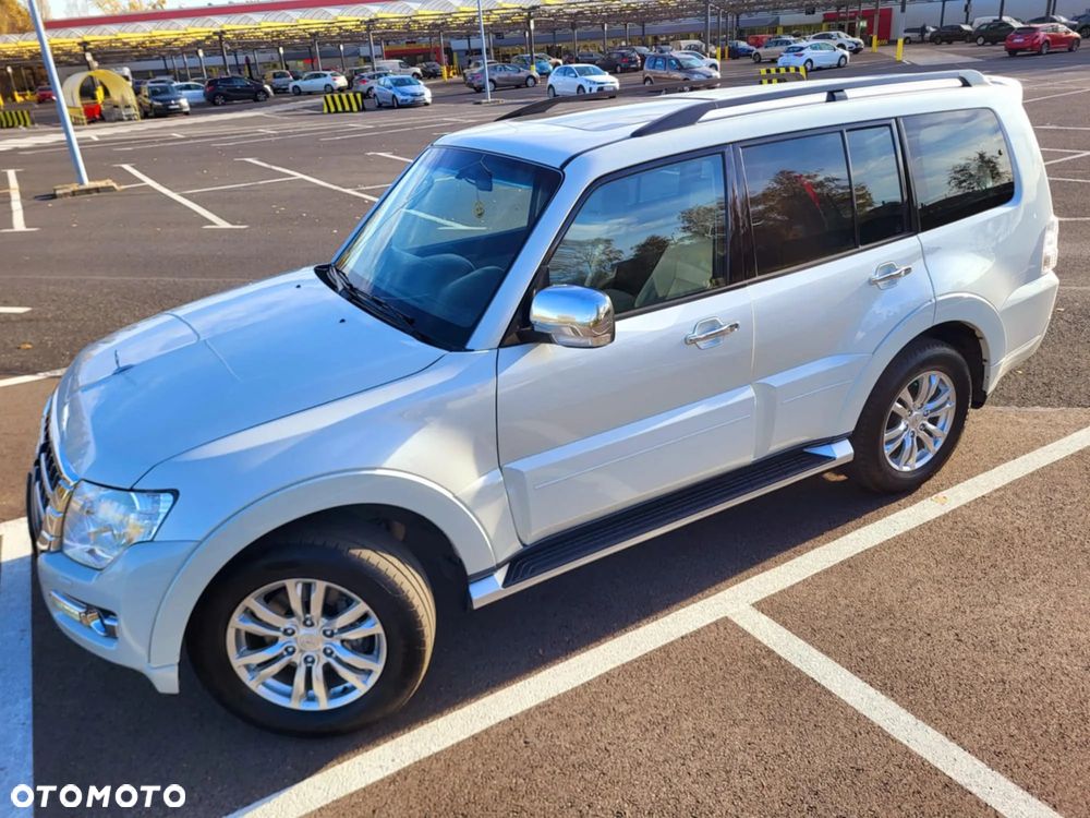 Mitsubishi Pajero - 19