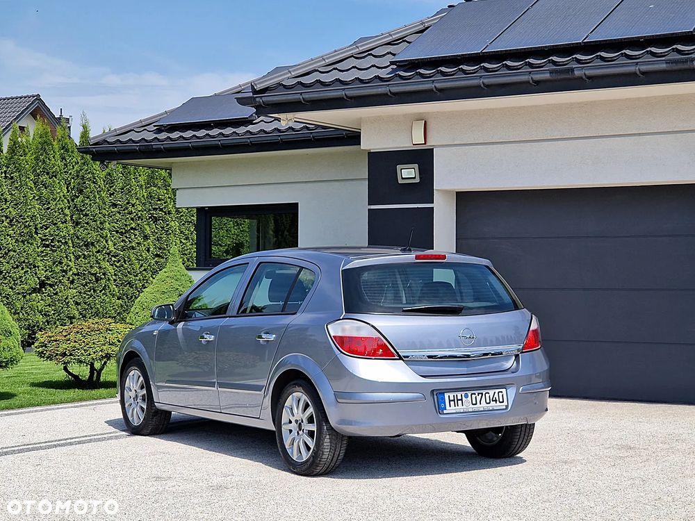 Opel Astra 1.6 Essentia - 25