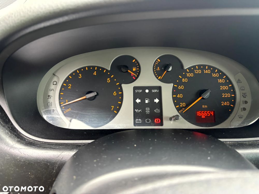 Renault Scenic - 16